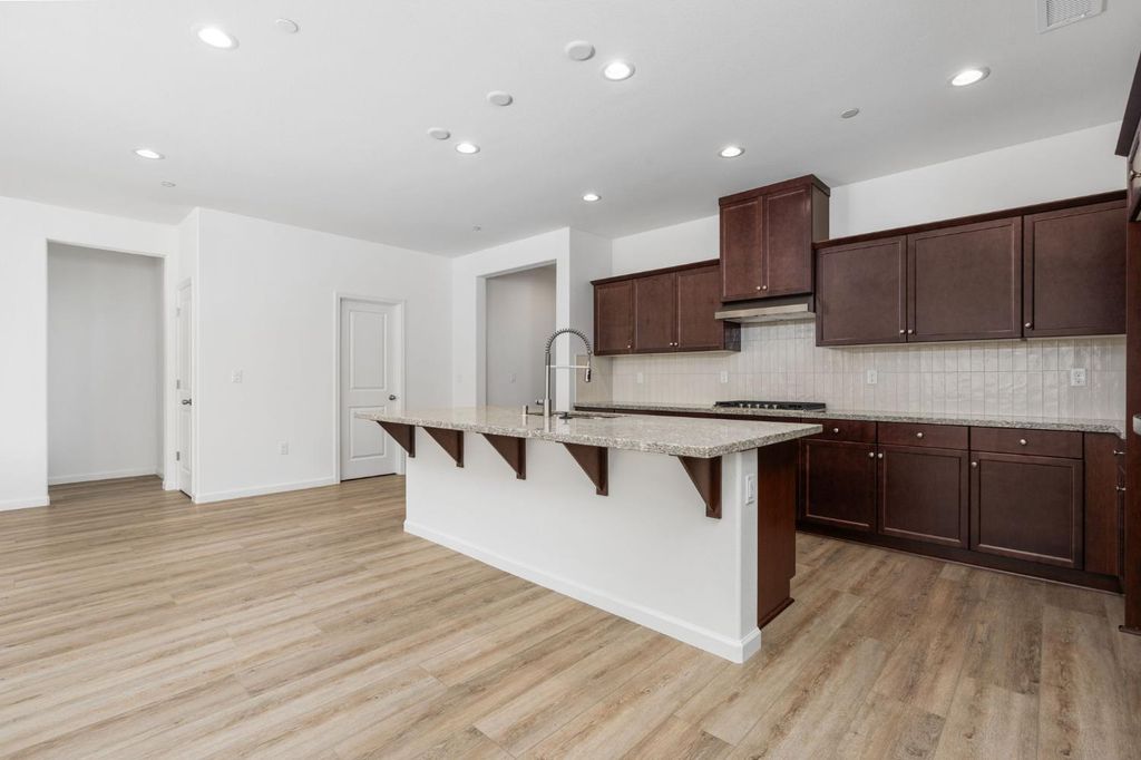 Image 19 of property listing at 1237 Cathedral Court S, Madera, CA 93636