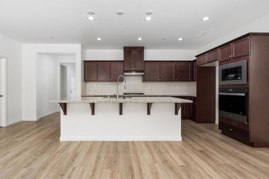 Image 20 of property listing at 1237 Cathedral Court S, Madera, CA 93636