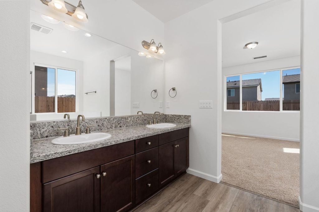 Image 30 of property listing at 1237 Cathedral Court S, Madera, CA 93636