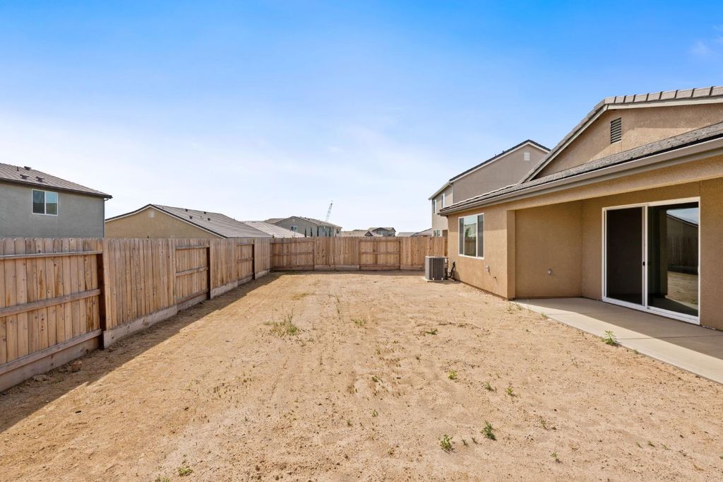 Image 34 of property listing at 1237 Cathedral Court S, Madera, CA 93636