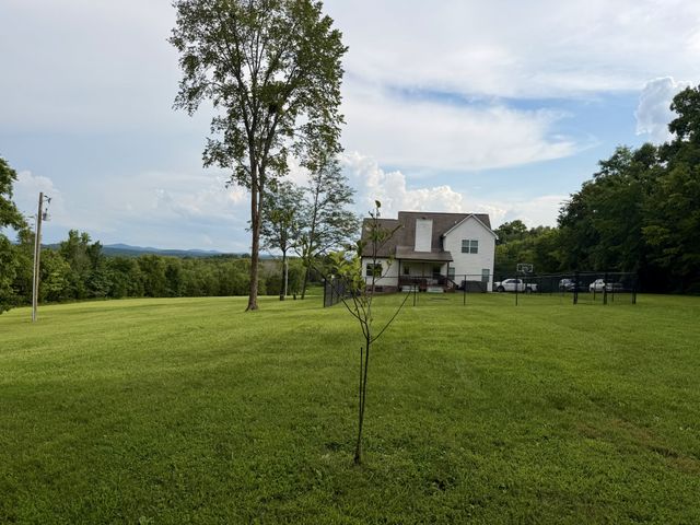 1755 Chicken Rd, Lebanon, TN 37090