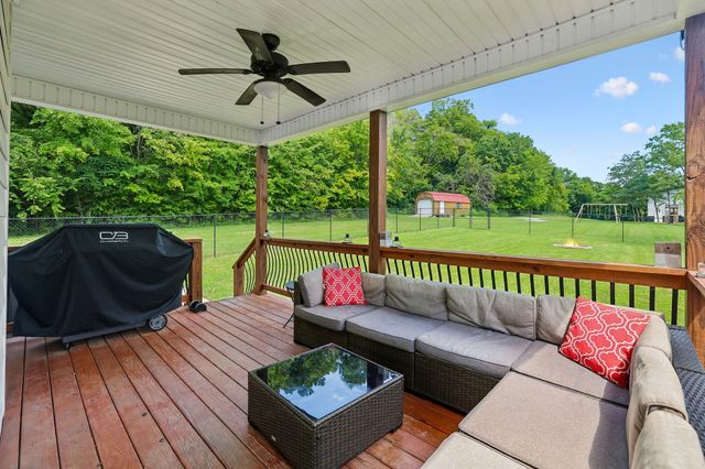 1755 Chicken Rd, Lebanon, TN 37090