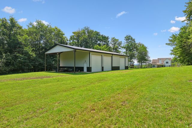 1755 Chicken Rd, Lebanon, TN 37090