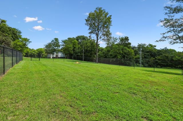 1755 Chicken Rd, Lebanon, TN 37090