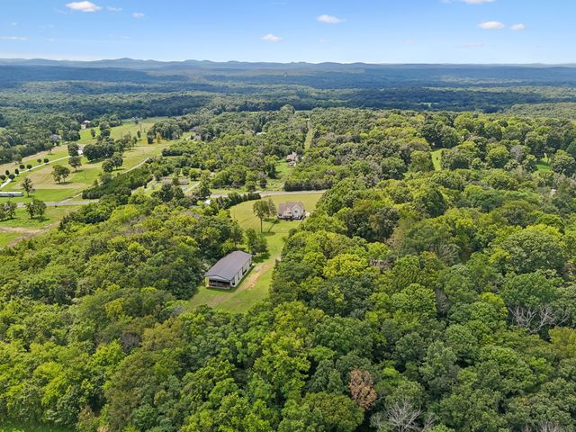 1755 Chicken Rd, Lebanon, TN 37090