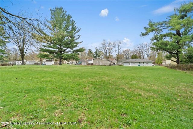 6223 Hilliard, Lansing, MI 48911
