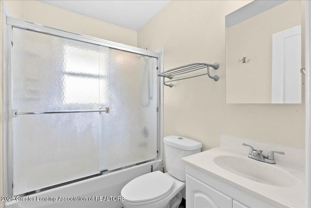 6223 Hilliard, Lansing, MI 48911