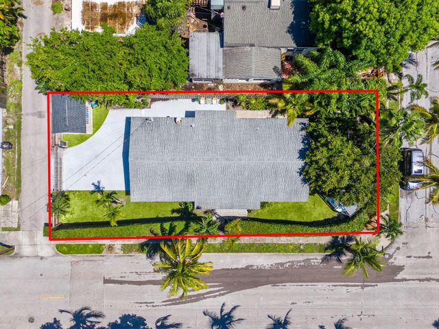 3800 Spruce Avenue, West Palm Beach, FL 33407