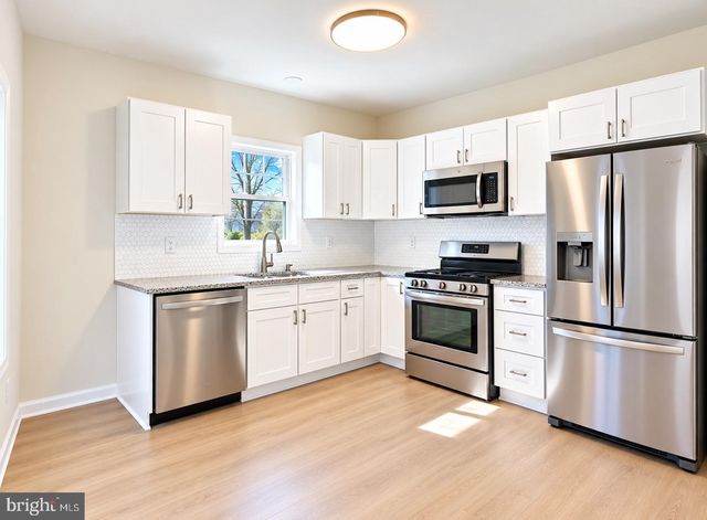 103 LOGAN LN, Bridgeport, NJ 08014