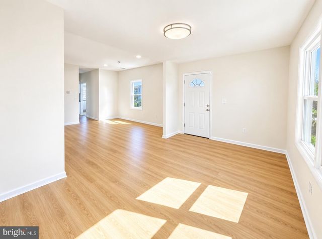 103 LOGAN LN, Bridgeport, NJ 08014