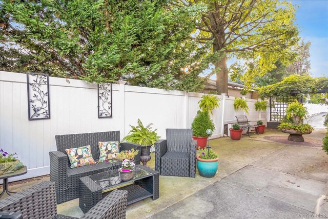 504 Merrick Road 3G, Lynbrook, NY 11563