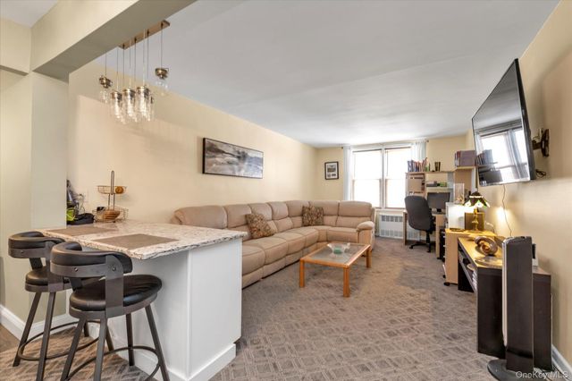 504 Merrick Road 3G, Lynbrook, NY 11563