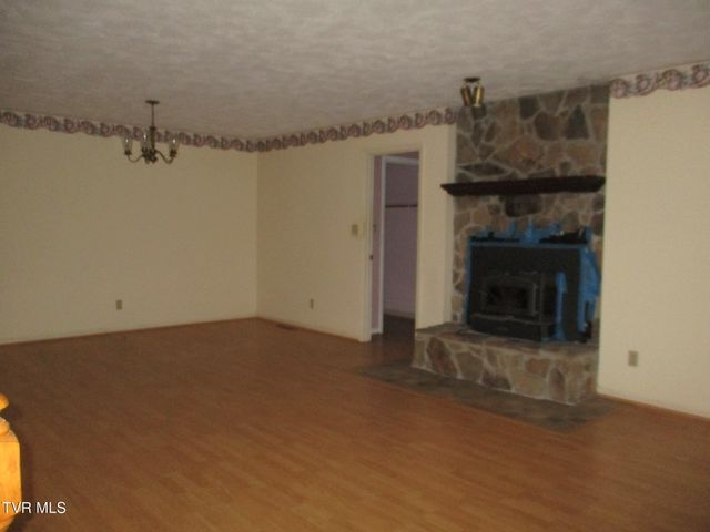 9191 Lesterfield Lane, Glade Spring, VA 24340