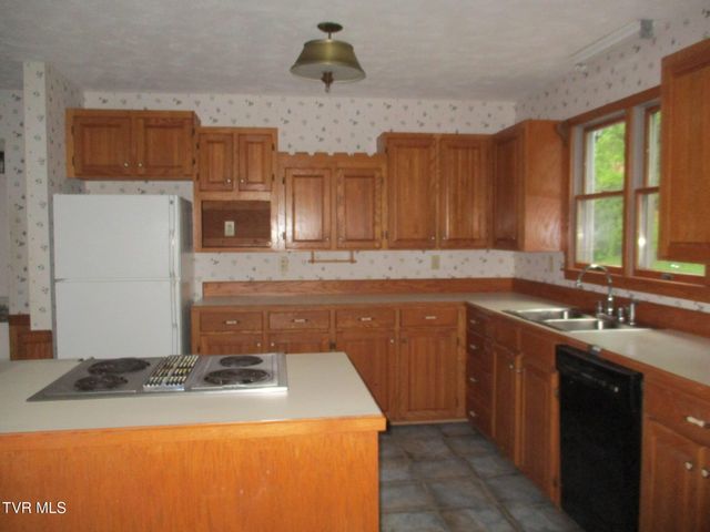9191 Lesterfield Lane, Glade Spring, VA 24340