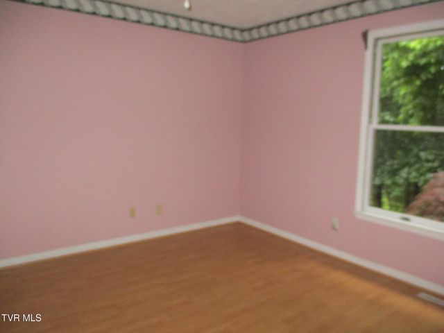 9191 Lesterfield Lane, Glade Spring, VA 24340