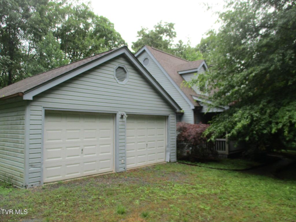 9191 Lesterfield Lane, Glade Spring, VA 24340