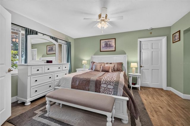 249 54TH STREET N, St Petersburg, FL 33710