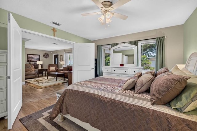 249 54TH STREET N, St Petersburg, FL 33710