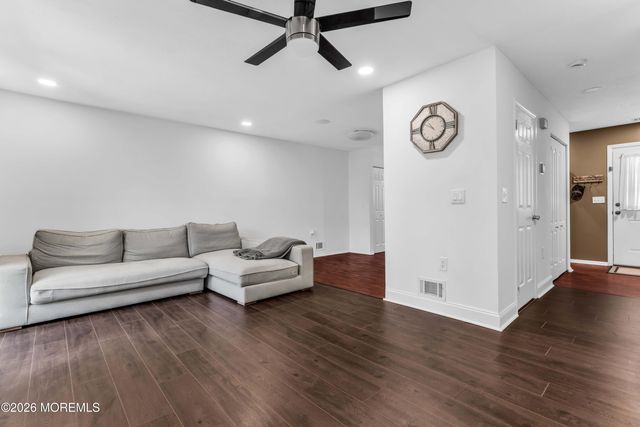 606 Bluebell Drive, Jackson, NJ 08527