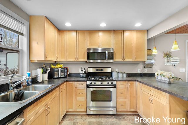 17288 W Spring Lake Road, Spring Lake, MI 49456