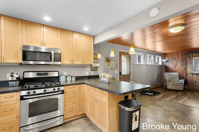 17288 W Spring Lake Road, Spring Lake, MI 49456