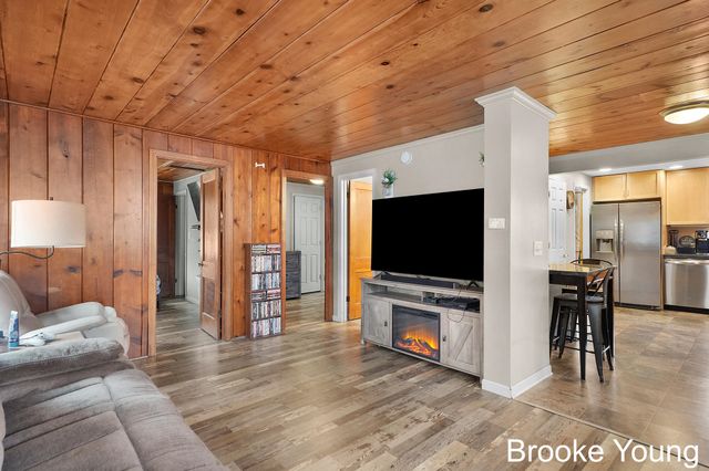 17288 W Spring Lake Road, Spring Lake, MI 49456