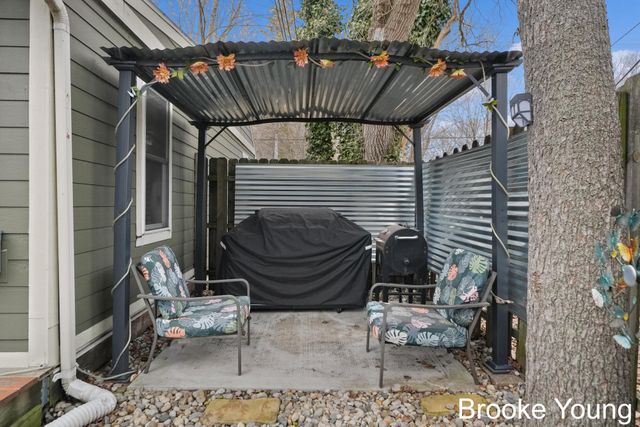 17288 W Spring Lake Road, Spring Lake, MI 49456