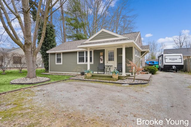 17288 W Spring Lake Road, Spring Lake, MI 49456