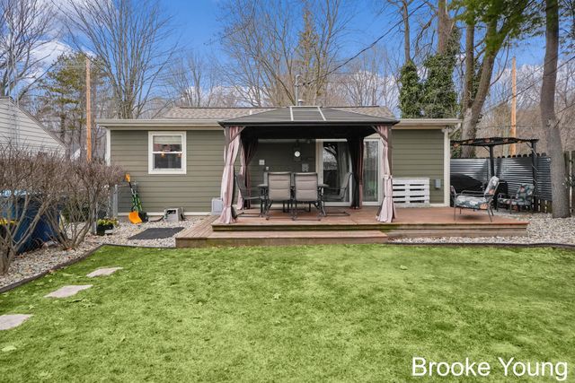 17288 W Spring Lake Road, Spring Lake, MI 49456