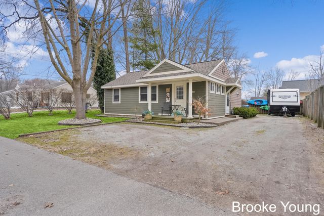 17288 W Spring Lake Road, Spring Lake, MI 49456