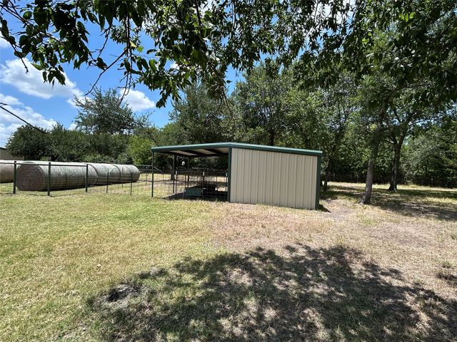 2200 Creechville Road, Ennis, TX 75119