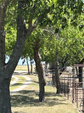 2200 Creechville Road, Ennis, TX 75119
