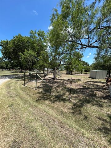 2200 Creechville Road, Ennis, TX 75119