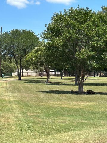 2200 Creechville Road, Ennis, TX 75119