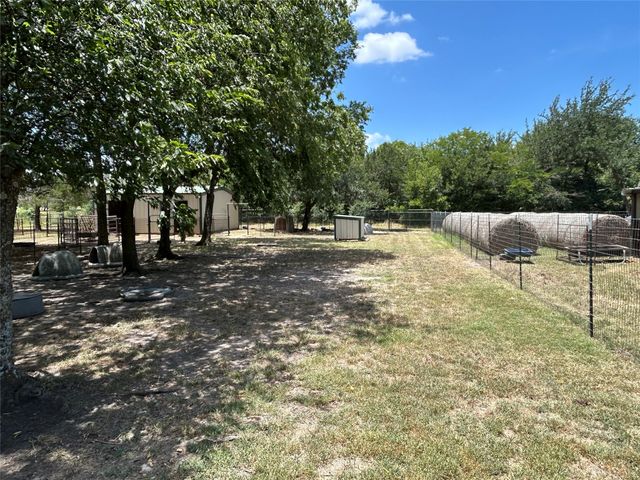 2200 Creechville Road, Ennis, TX 75119