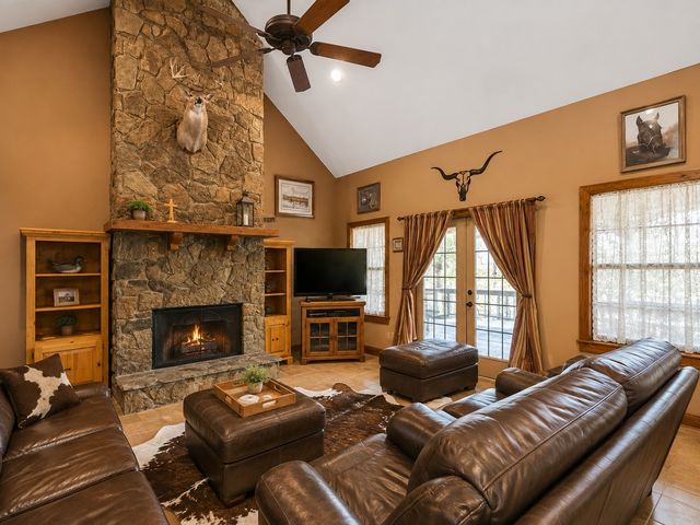 2200 Creechville Road, Ennis, TX 75119