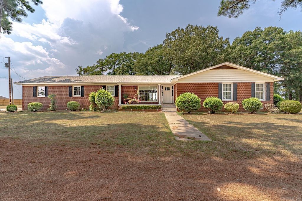 809 Hickory Rd, Lake City, AR 72437