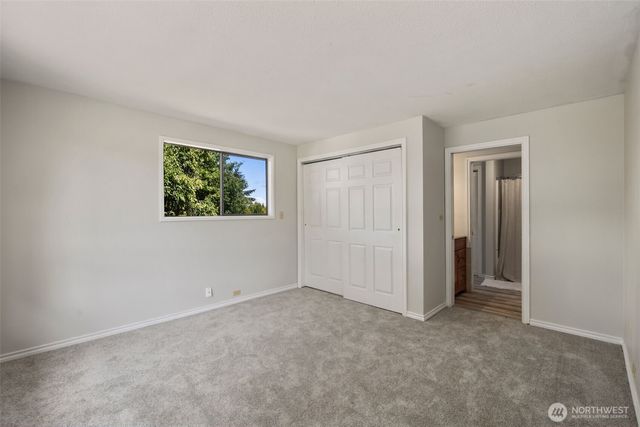 5400 Crestview Loop NE, Olympia, WA 98516