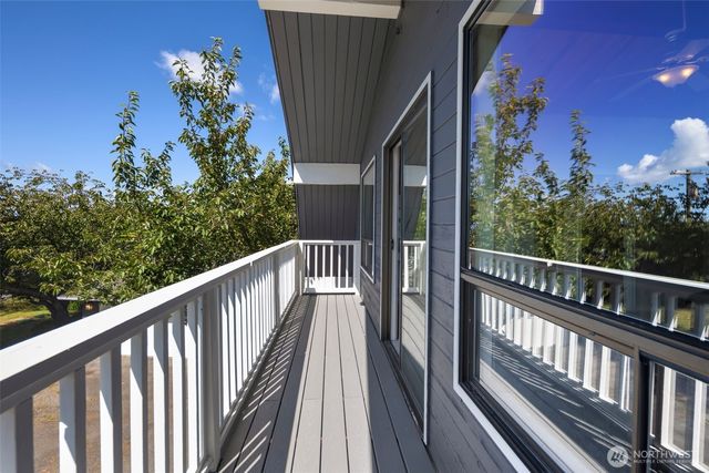 5400 Crestview Loop NE, Olympia, WA 98516