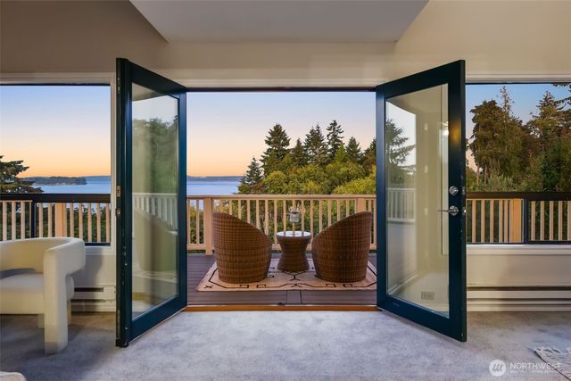5400 Crestview Loop NE, Olympia, WA 98516