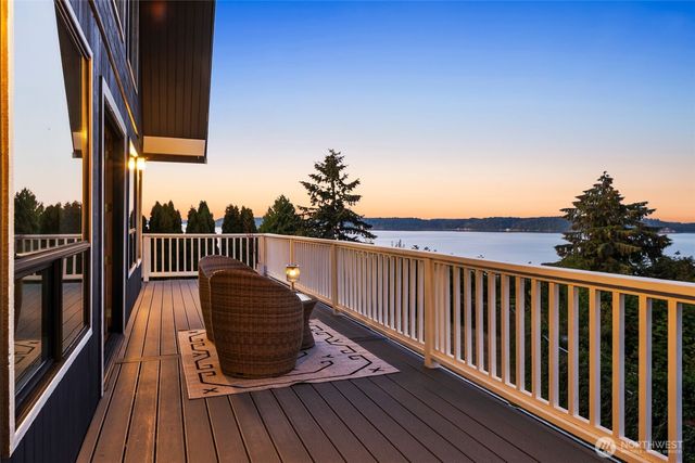 5400 Crestview Loop NE, Olympia, WA 98516