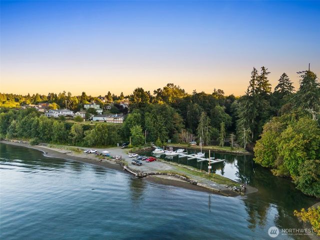 5400 Crestview Loop NE, Olympia, WA 98516