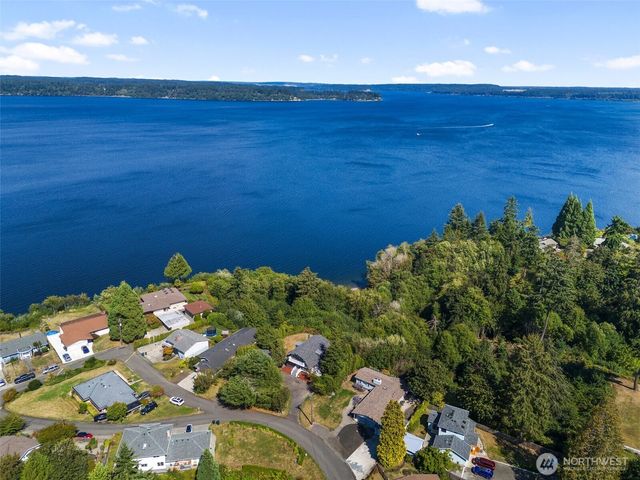 5400 Crestview Loop NE, Olympia, WA 98516