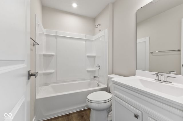 326 McNair Road, Whiteland, IN 46184
