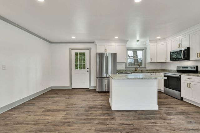 1795 Highland Avenue NW, Cleveland, TN 37311