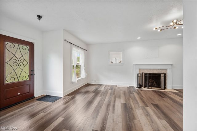 371 Merriman Road, Akron, OH 44303