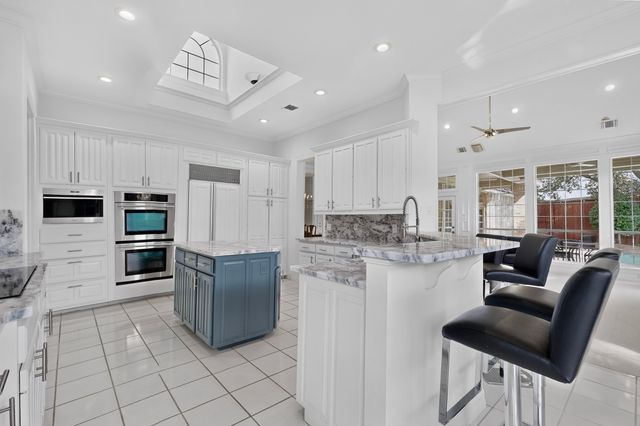 4536 Briar Oaks Circle, Dallas, TX 75287