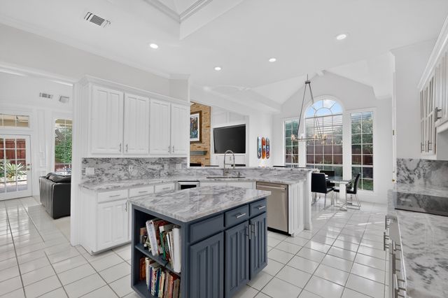 4536 Briar Oaks Circle, Dallas, TX 75287
