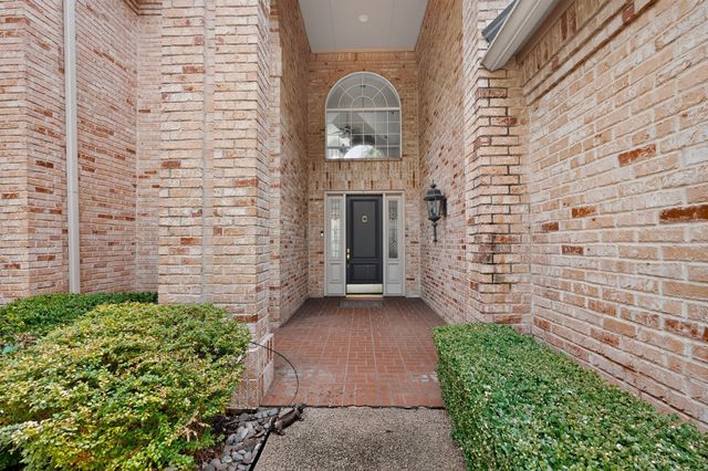 4536 Briar Oaks Circle, Dallas, TX 75287