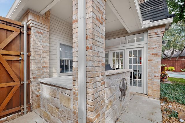 4536 Briar Oaks Circle, Dallas, TX 75287